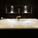 Ams Suites